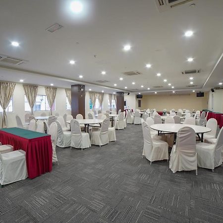 Oyo 89531 Villa Hotel Segamat Exterior foto