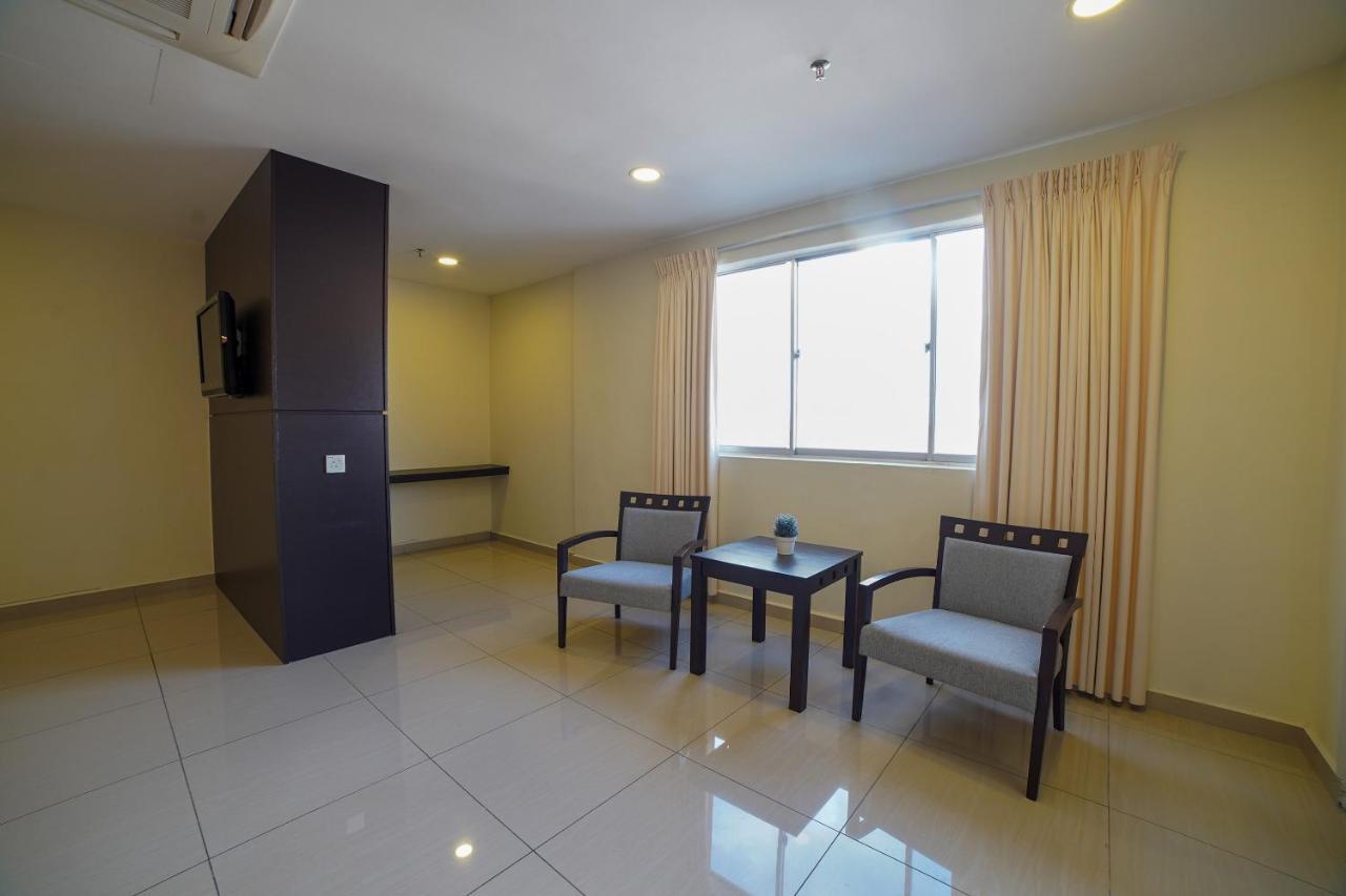Oyo 89531 Villa Hotel Segamat Exterior foto