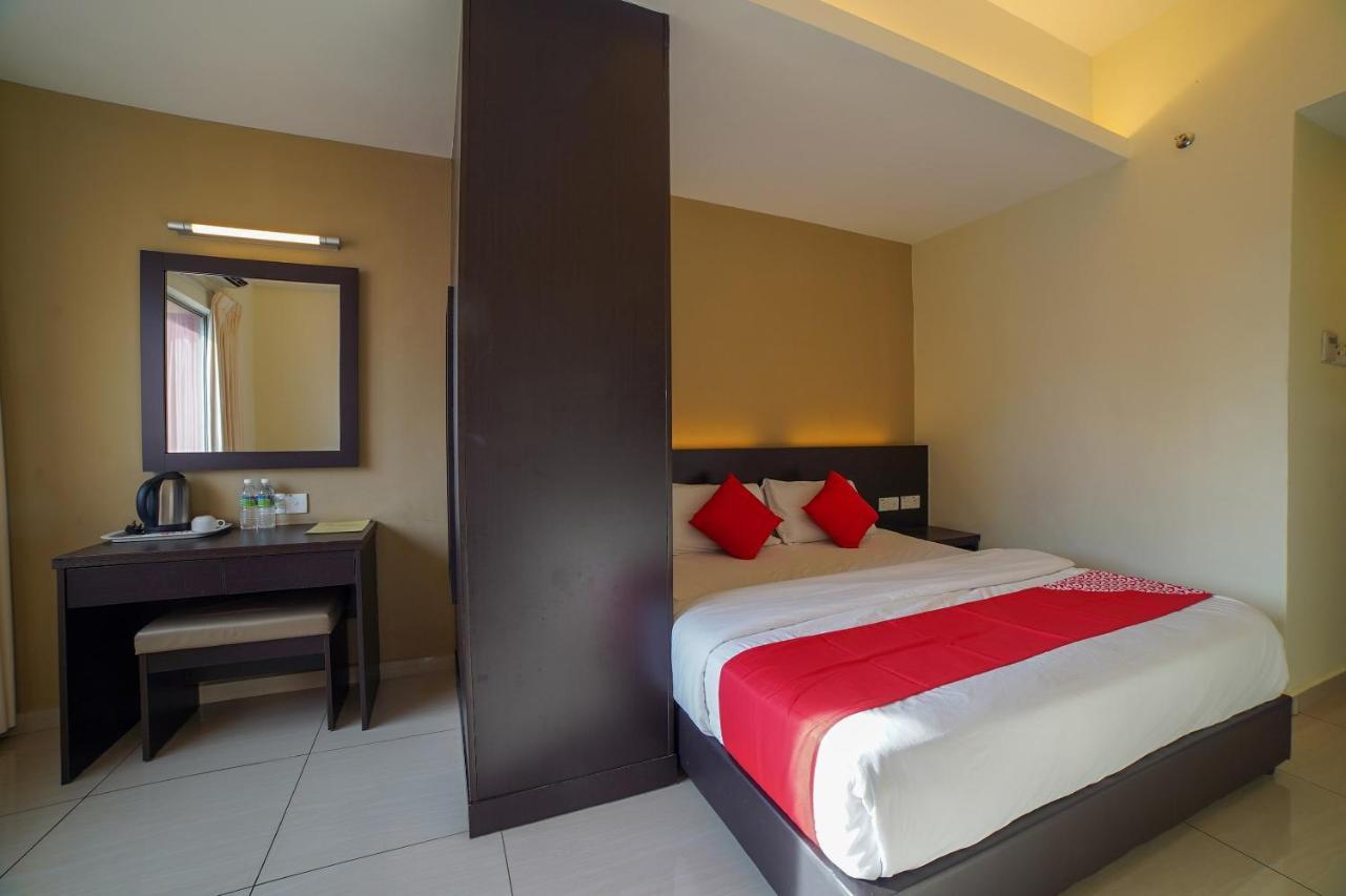 Oyo 89531 Villa Hotel Segamat Exterior foto