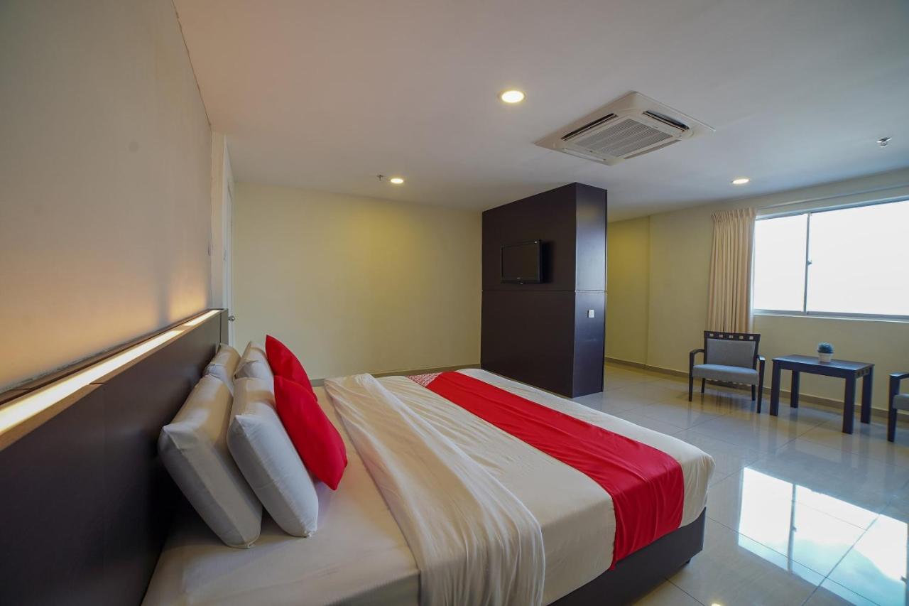 Oyo 89531 Villa Hotel Segamat Exterior foto