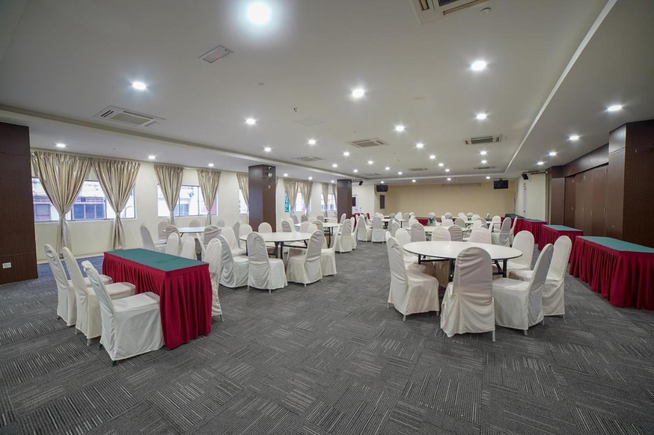 Oyo 89531 Villa Hotel Segamat Exterior foto