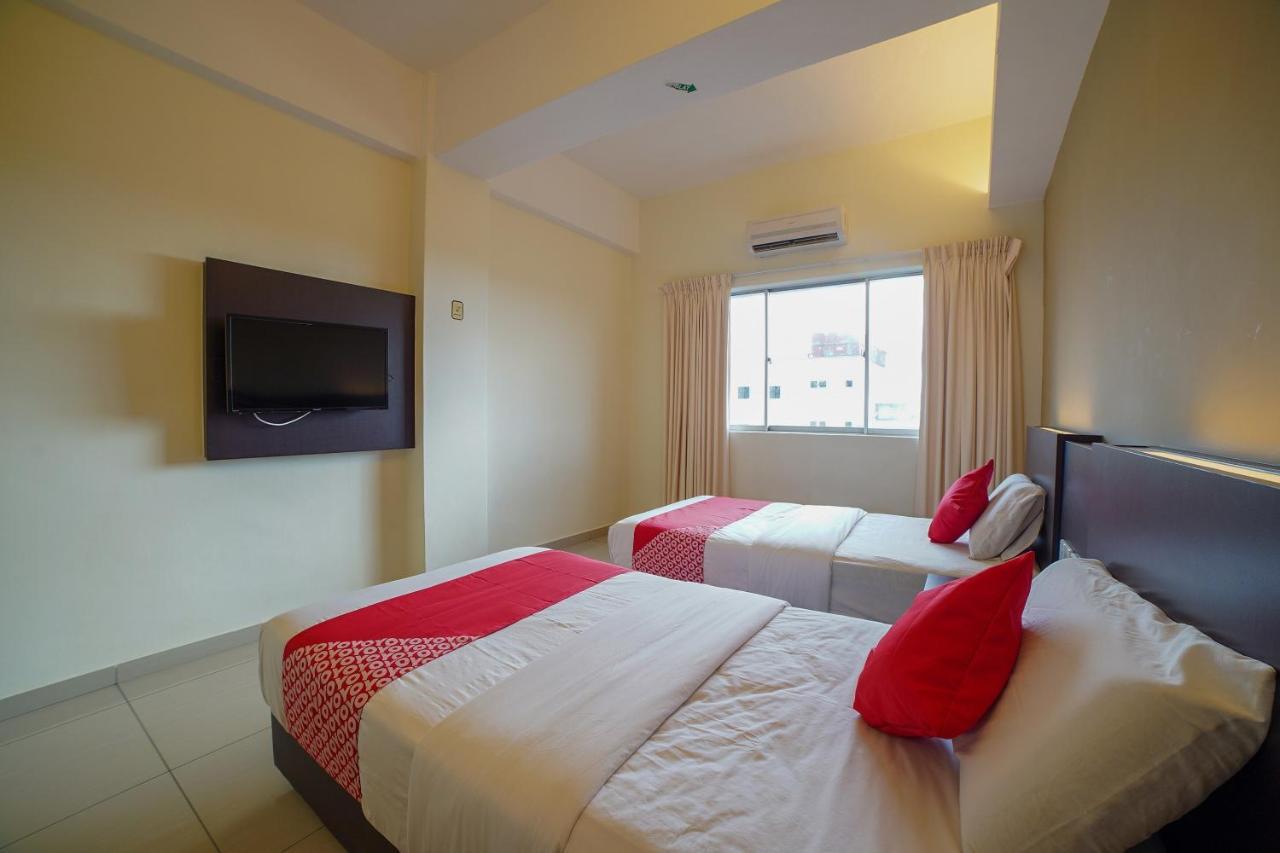 Oyo 89531 Villa Hotel Segamat Exterior foto